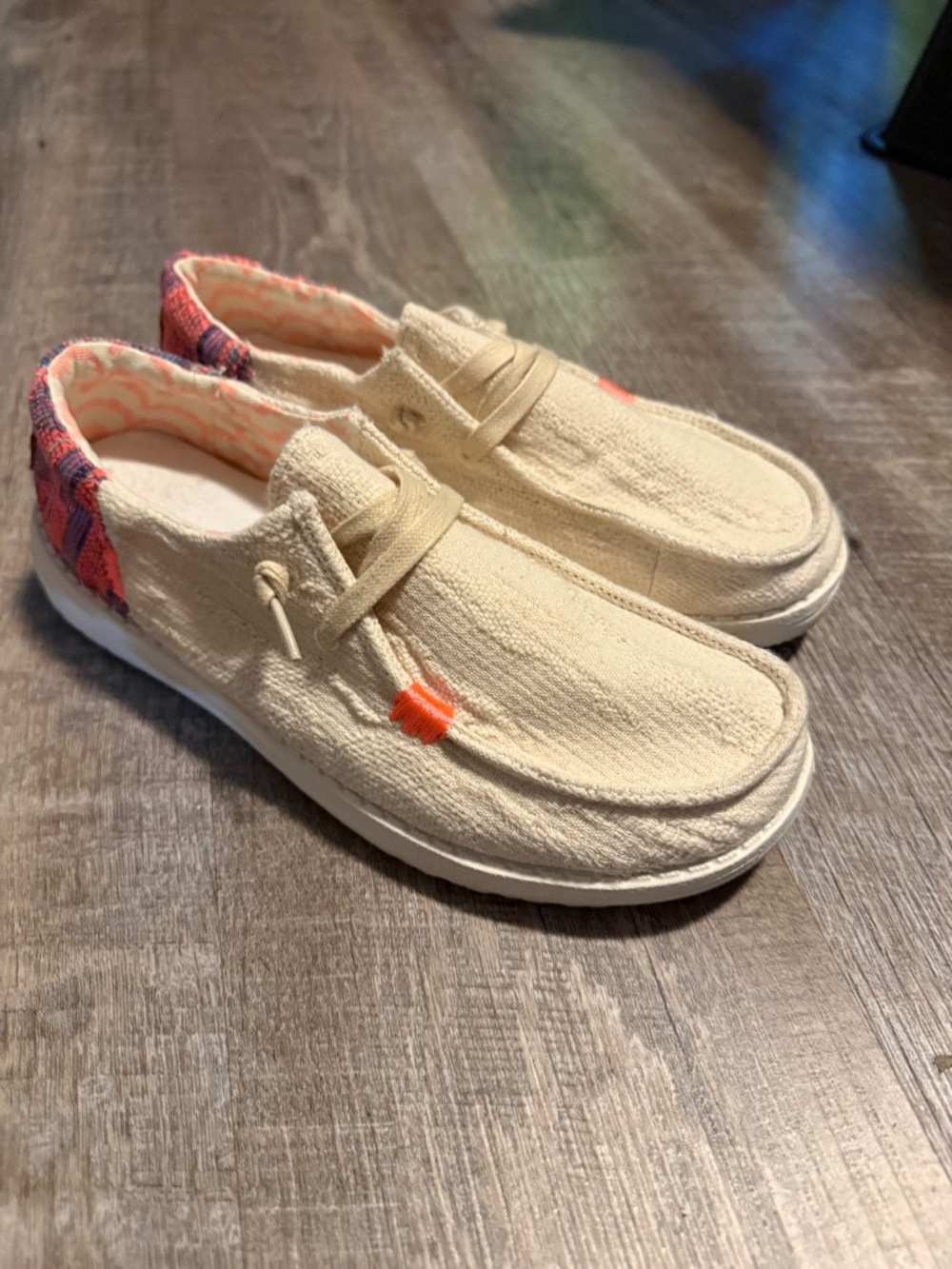Women’s hey dudes size 7